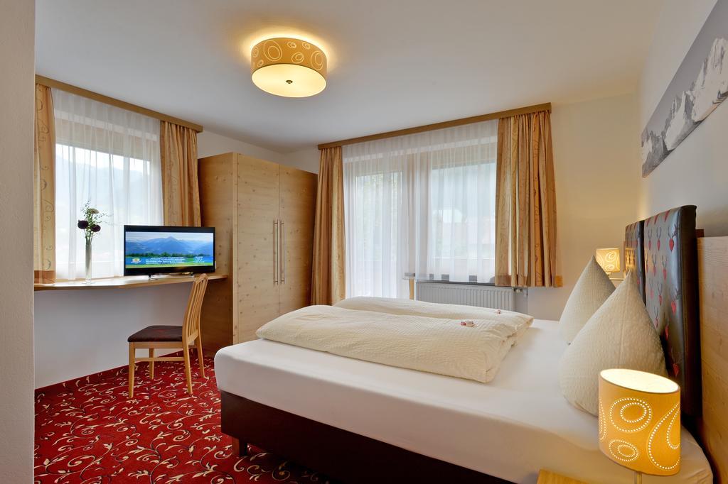 Gaestehaus Alpengruss Apartment Mayrhofen Room photo